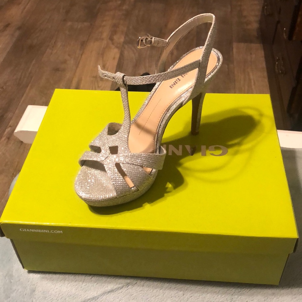 Gianni Bini Heleena silver heels